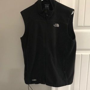 Men’s North Face vest